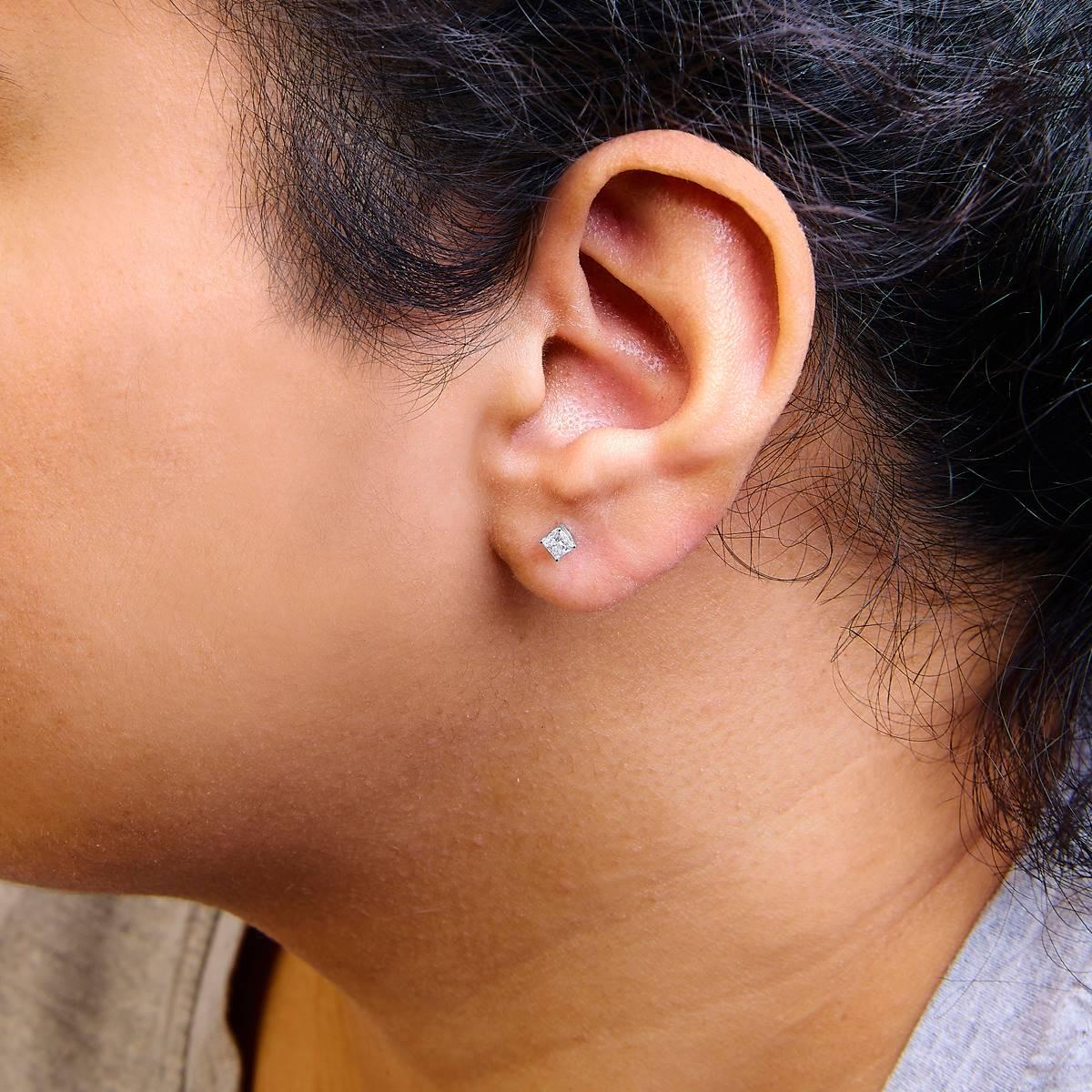 Haus of Brilliance 1/4ctw. Lab Grown Diamond Square Stud Earrings