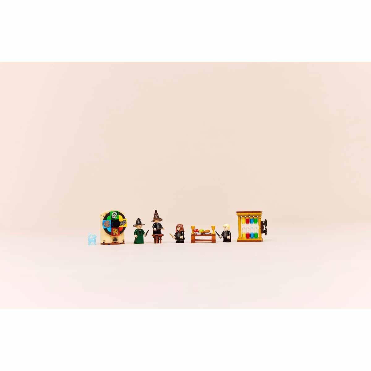 LEGO® Hogwarts™ Castle: Sorting Hat™ Ceremony Building Kit