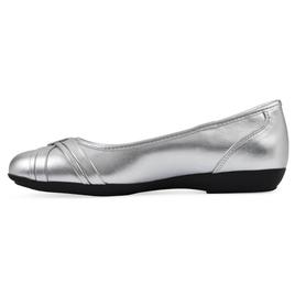 Womens Cliffs by White Mountain Calming Flats