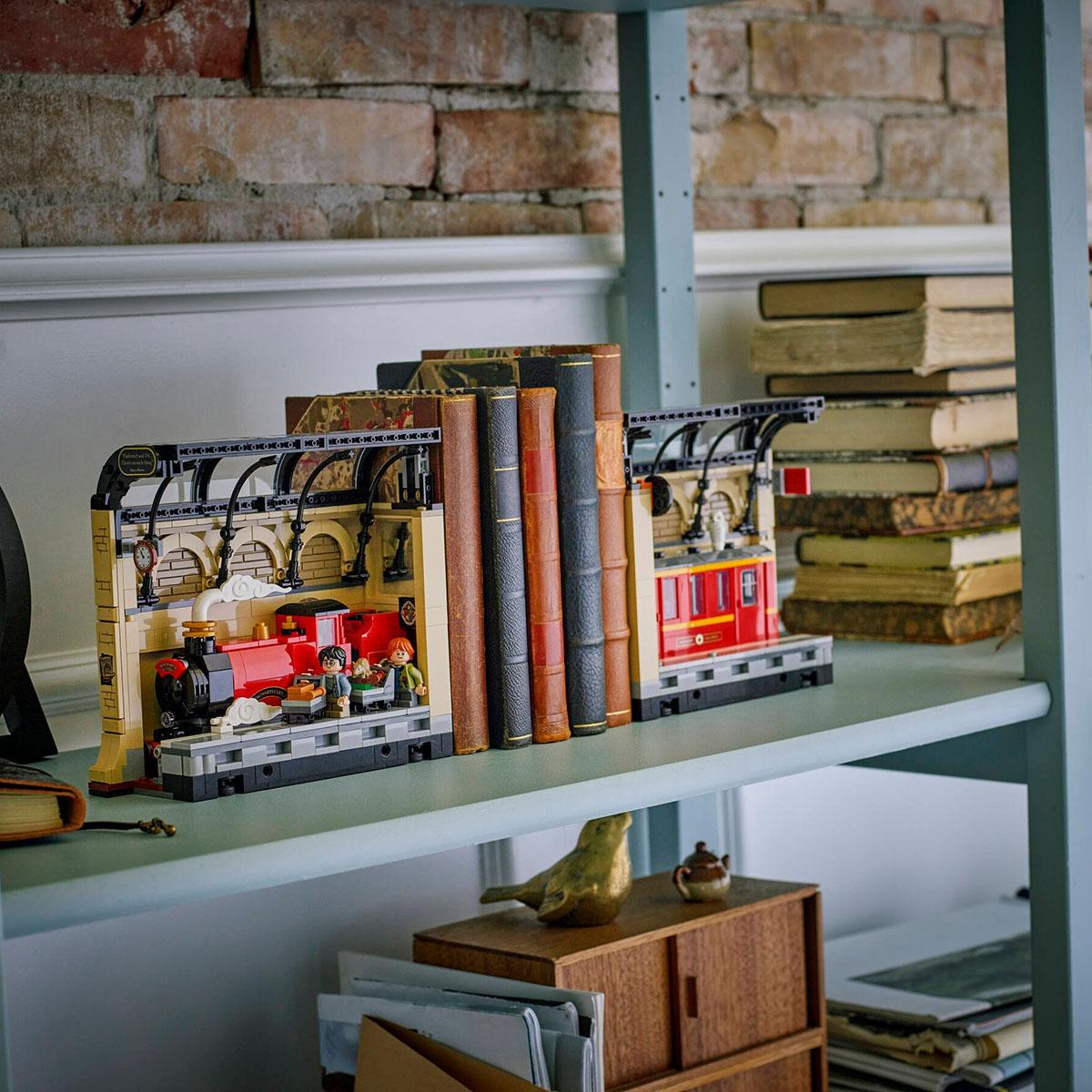 LEGO® Harry Potter Book Nook Hogwarts Express
