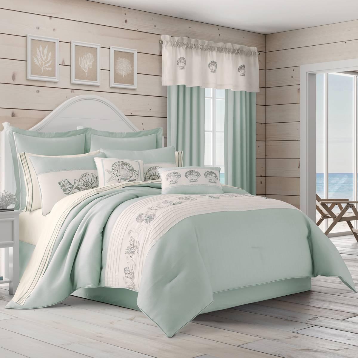 Royal Court Water''s Edge 4pc. Reversible Comforter Set