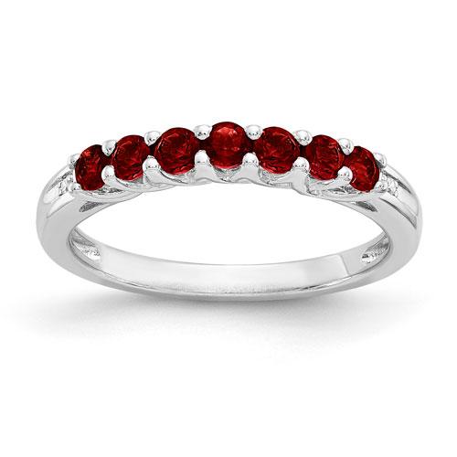 Gemstone Classics(tm) Sterling Silver & Round Garnet Ring