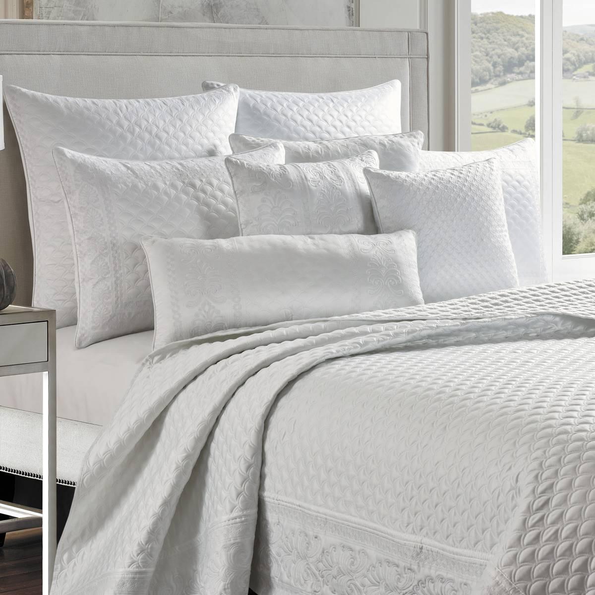 J. Queen New York Lyndon Quilt