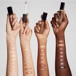 Estée Lauder™Futurist Soft Touch Brightening Skincealer Concealer