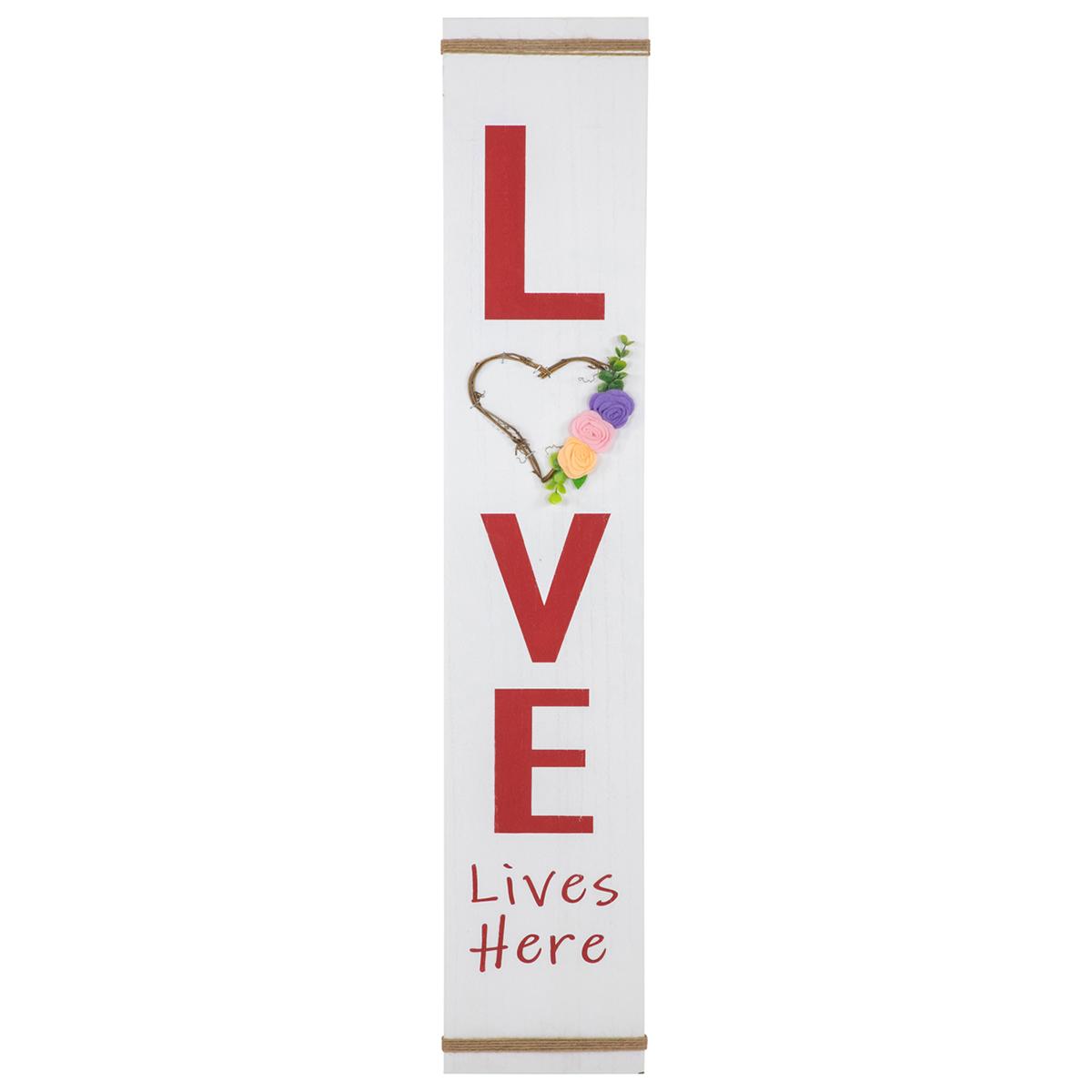 Northlight Seasonal Love Lives Here Valentine''s Day Porch Sign