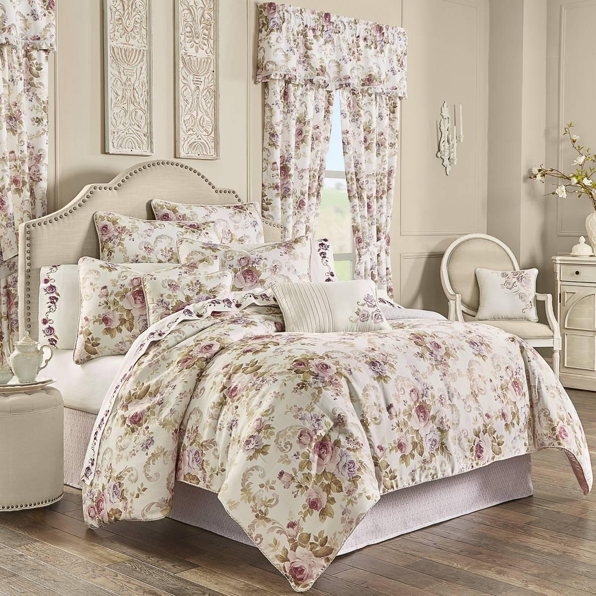Royal Court Chambord 4pc. Reversible Comforter Set