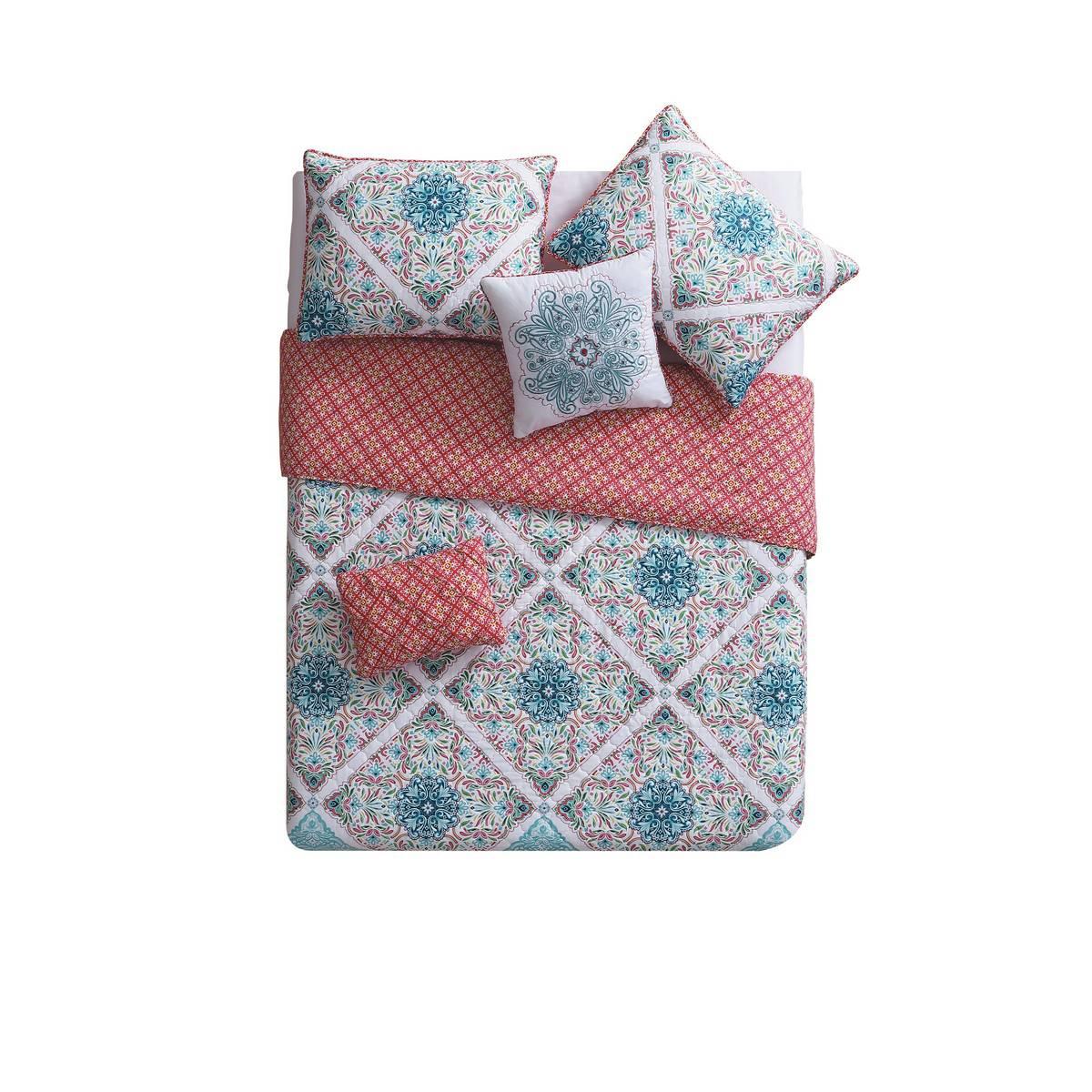 VCNY Home Windsor Reversible Medallion Multicolor Quilt Set