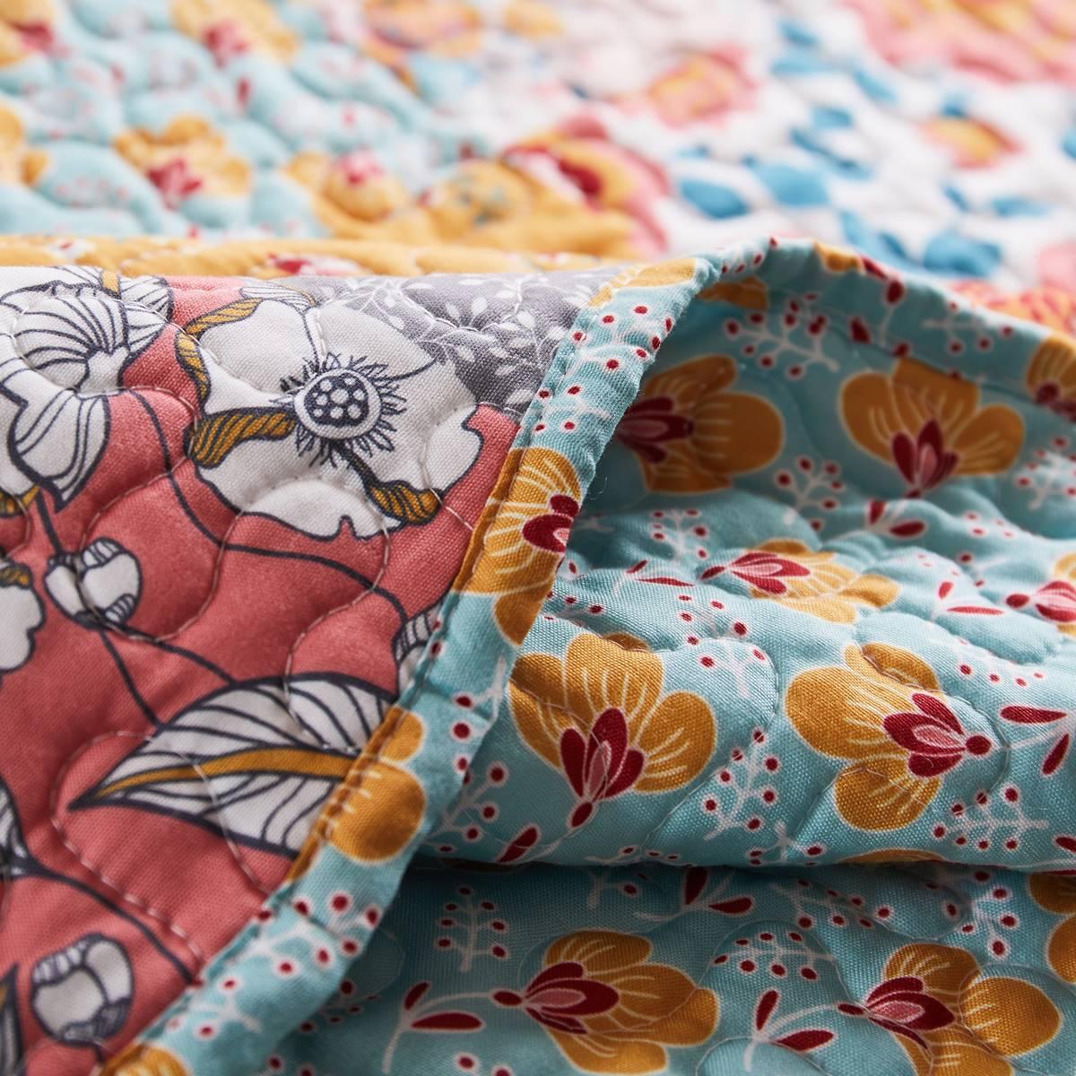 Greenland Home Fashions™ Carlie Modern Calico Patches Quilt Set