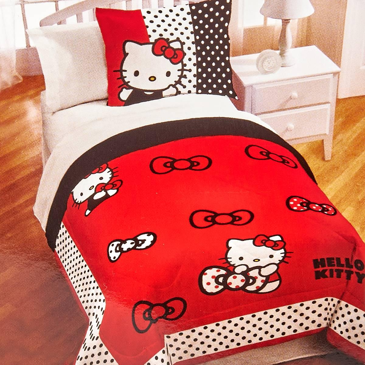 Hello Kitty All The Bows Quilt & Pillow Sham