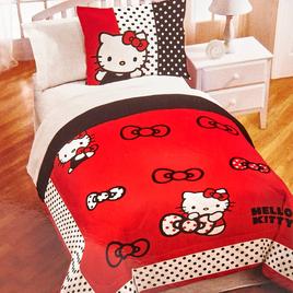 Hello Kitty All The Bows Quilt & Pillow Sham